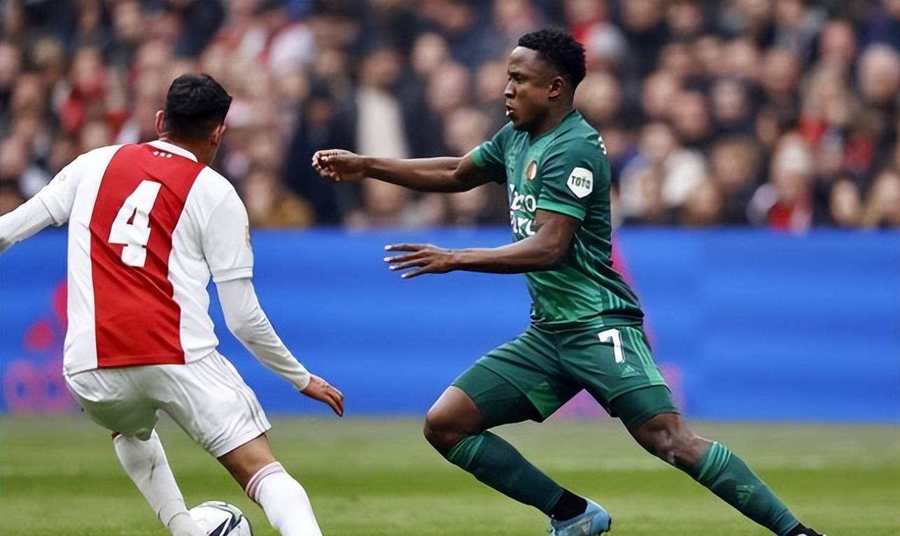 关于今晨费耶诺德调整名单以备英超，远射贴柱环节打磨，底气十足，训练强度明显提升的信息