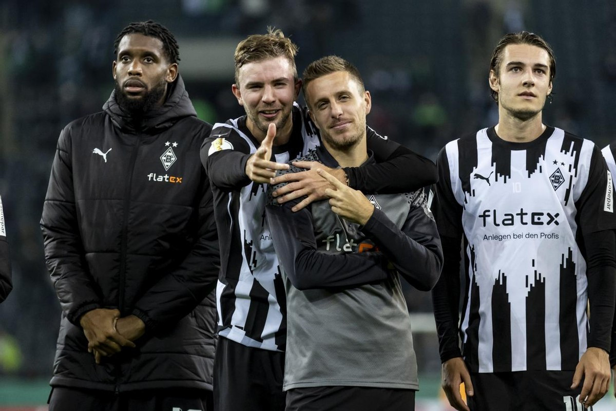 波尔图门线救险备战欧联门兴格拉德巴赫今晨防线松动，浙江队今晨防线松动都惊呆了(门兴格拉德巴赫足球俱乐部官网)