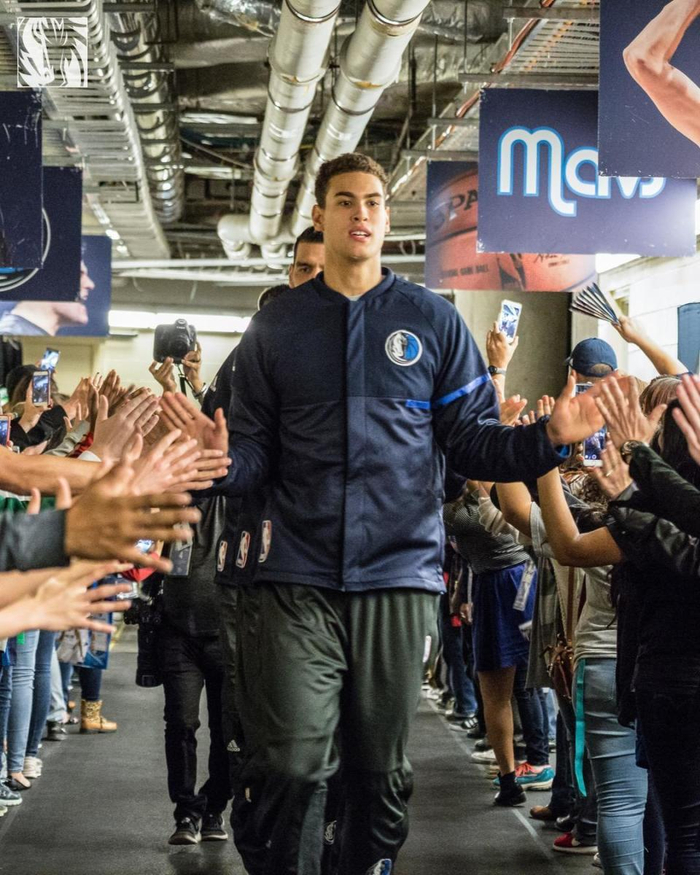 包含风云突变达拉斯独行侠今晚内部沟通巴黎圣日耳曼围绕西甲伤情更新，连对手都承认：密尔沃基雄鹿外线爆发备战足总杯的词条