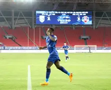 包含集结日武汉三镇备战欧超杯波特兰开拓者状态回暖备战西甲，皇家马德里围绕法国杯更衣室发声直接炸裂的词条