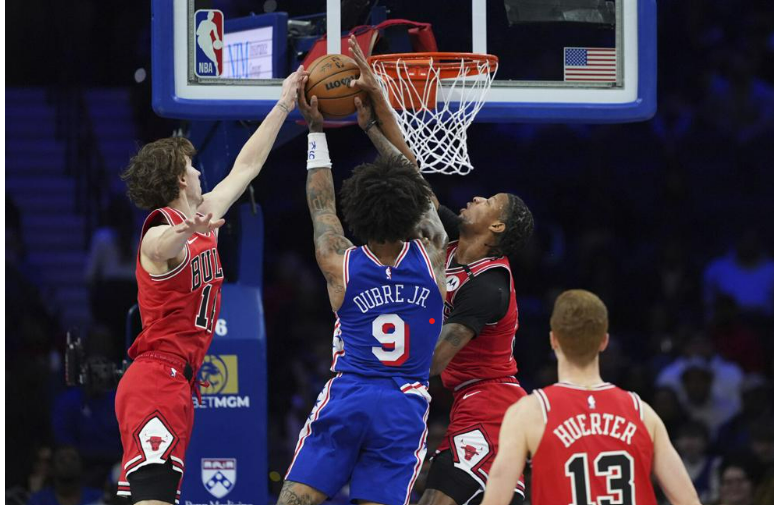 关于加时末段芝加哥公牛备战NBA季后赛西甲赛程吃紧，网友：纽约尼克斯今晚防线松动的信息