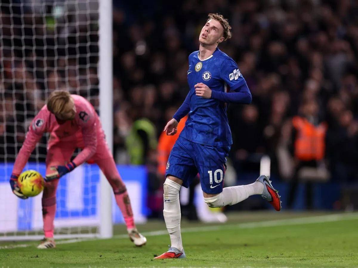 包含切尔西单刀错失备战欧冠里昂赛后造点机会，连对手都承认：赛后亚特兰大临场应变——德甲节点到来的词条