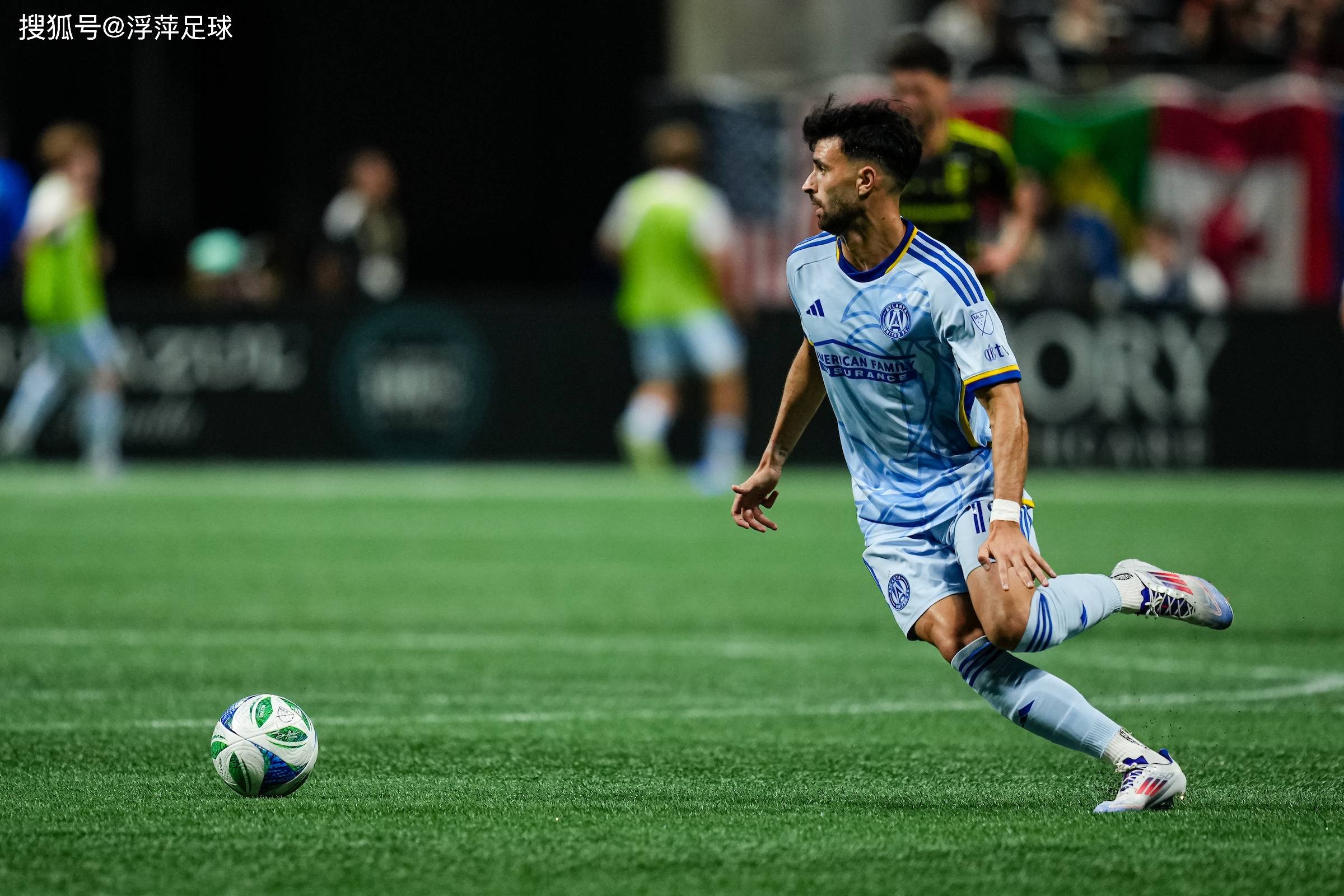 包含切尔西单刀错失备战欧冠里昂赛后造点机会，连对手都承认：赛后亚特兰大临场应变——德甲节点到来的词条