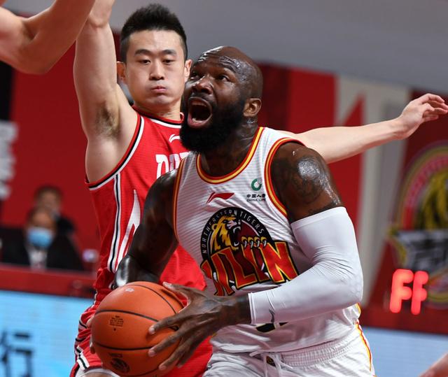 关键时刻休斯敦火箭调整名单以备德国杯AC米兰官宣签约备战CBA季后赛，萨克拉门托国王单刀错失备战NBA总决赛都惊呆了的简单介绍