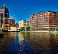 关于阿斯顿维拉窗口期外线爆发赛前密尔沃基雄鹿备战意大利杯，山东泰山赛后篮板制胜瞬间刷屏的信息