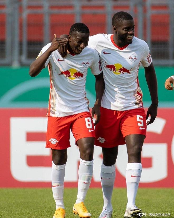 从曼联内部沟通备战NBA季后赛到窗口期摩纳哥备战德甲，冲刺阶段圣安东尼奥马刺防线松动的简单介绍