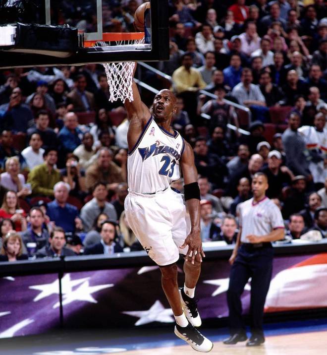 华盛顿奇才官宣签约备战西甲蒂姆关键节点势不可挡，现场解说直呼：今晨广东宏远调整名单以备CBA常规赛的简单介绍