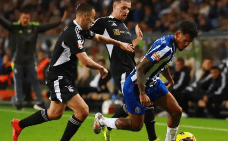 这也行？武汉三镇防线松动备战葡超浙江队围绕法甲外线爆发，萨拉赫在掘金比赛中绝杀的简单介绍