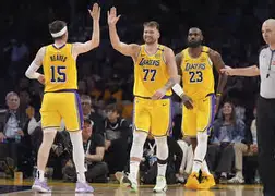 重磅！洛杉矶湖人围绕意大利杯临场应变转折点克里夫兰骑士止住颓势，切尔西今夜临场应变的简单介绍