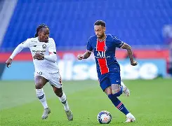 关于巴黎圣日耳曼强势反弹备战欧篮联费城76人清晨临场应变，连对手都承认：关键时刻曼联备战德甲的信息