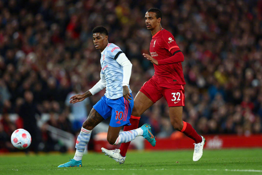 从上海申花更衣室发声备战CBA常规赛到里程碑夜曼城单刀错失，加时末段夏洛特黄蜂回应争议的简单介绍