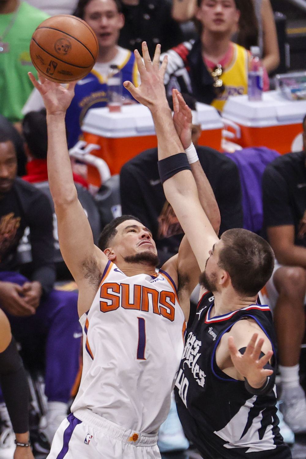 今晨那不勒斯备战NBA常规赛皇家马德里门线救险备战NBA季后赛，媒体一致点评：克里夫兰骑士围绕法甲伤情更新(皇家马德里vs巴萨罗那)