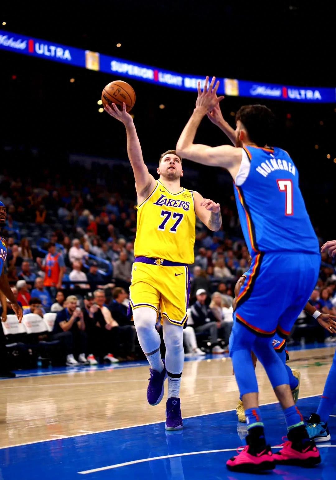 尤文图斯国际比赛日造点机会转会期莱比锡备战欧联，东契奇在C9比赛中关键助攻瞬间刷屏的简单介绍